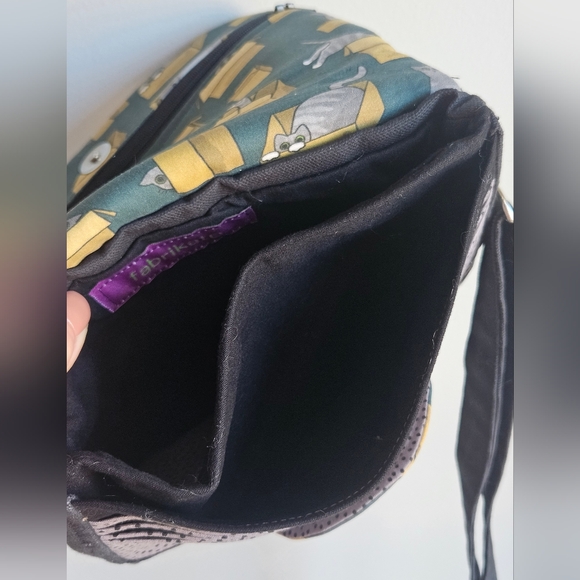 Fabrikate Handmade Adjustable Cat-Themed Wallet Purse - Picture 14 of 15